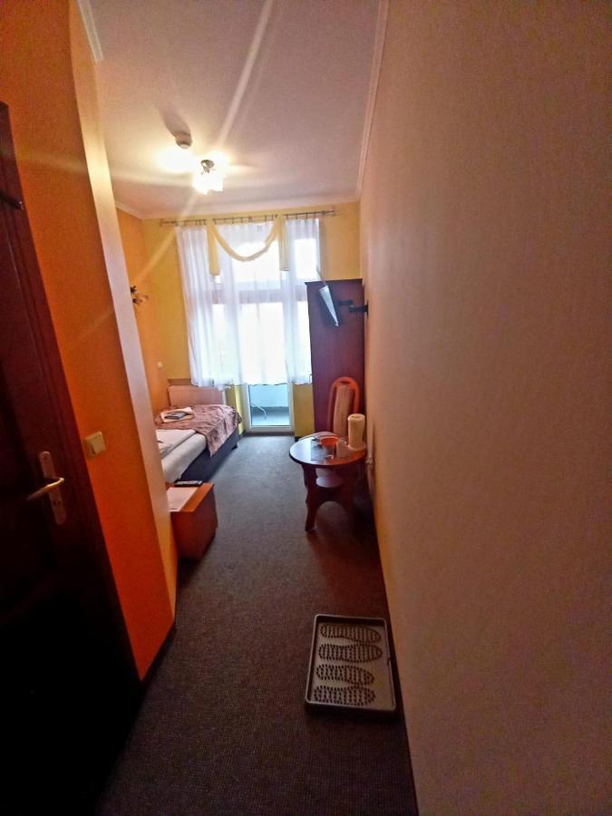 Willa Romantika Kudowa-Zdrój Exteriör bild